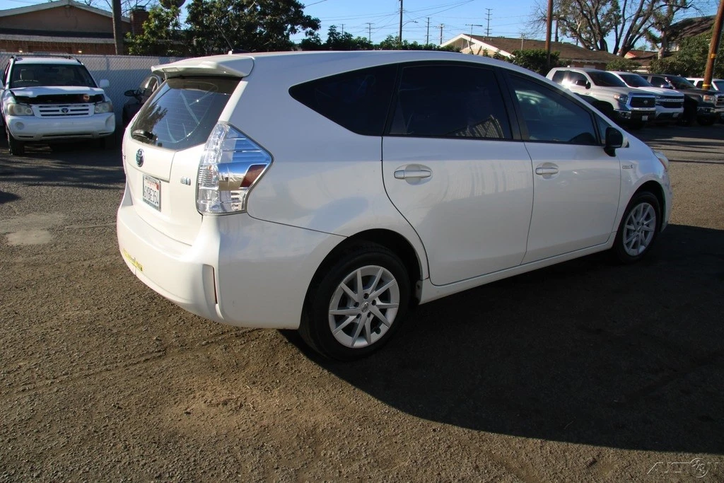 2012 Toyota Prius 3rd Gen - Image 6 of 21
