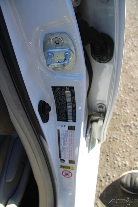 2012 Toyota Prius 3rd Gen - Image 10 of 21