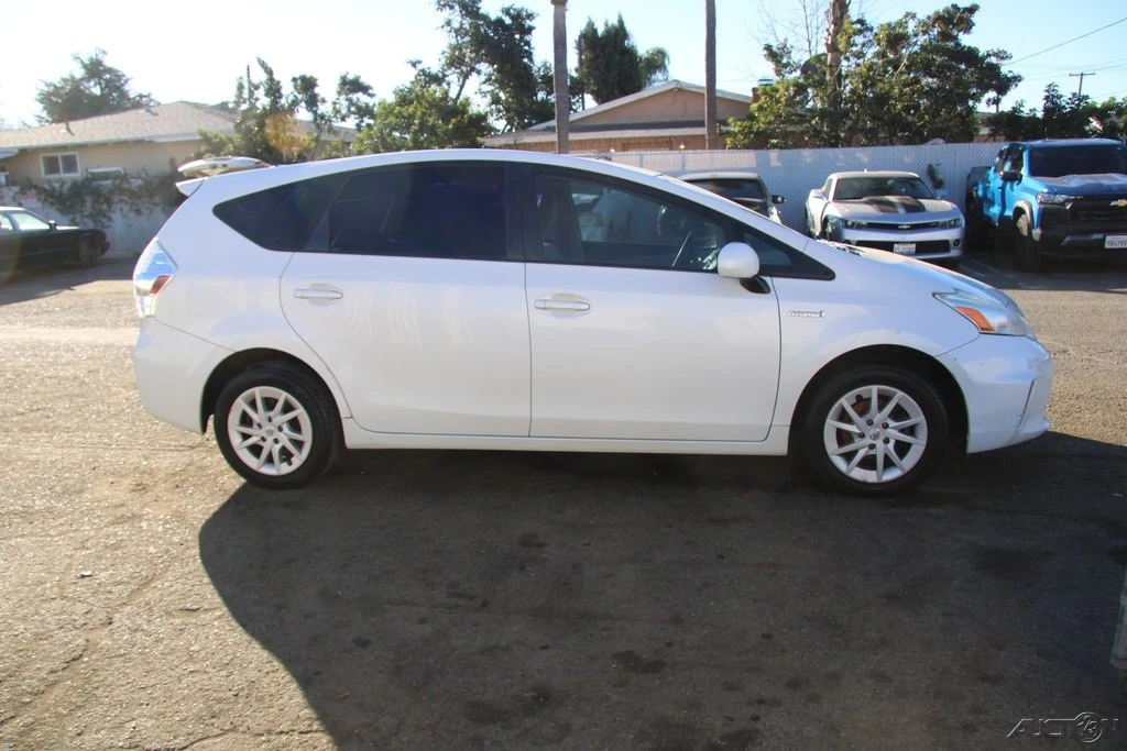 2012 Toyota Prius 3rd Gen - Image 7 of 21