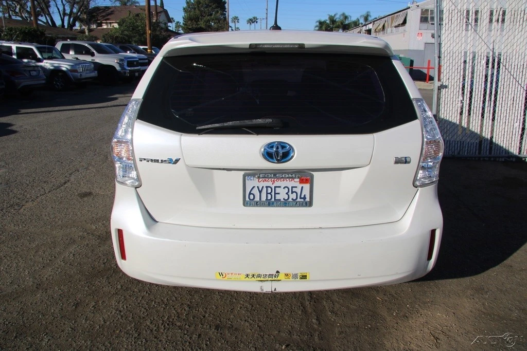 2012 Toyota Prius 3rd Gen - Image 5 of 21