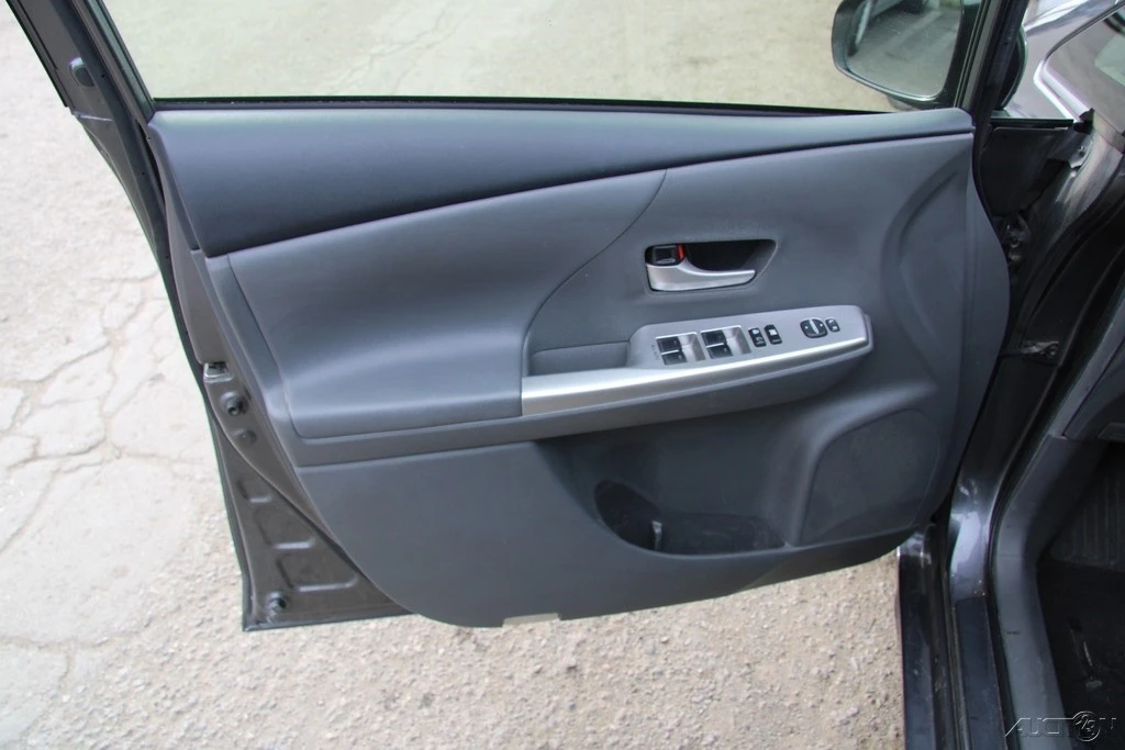 2012 Toyota Prius 3rd Gen - Image 11 of 21