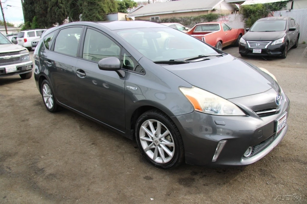 2012 Toyota Prius 3rd Gen - Image 7 of 21