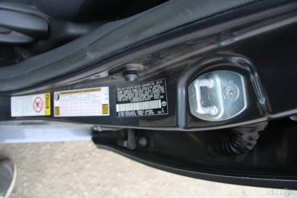 2012 Toyota Prius 3rd Gen - Image 10 of 21