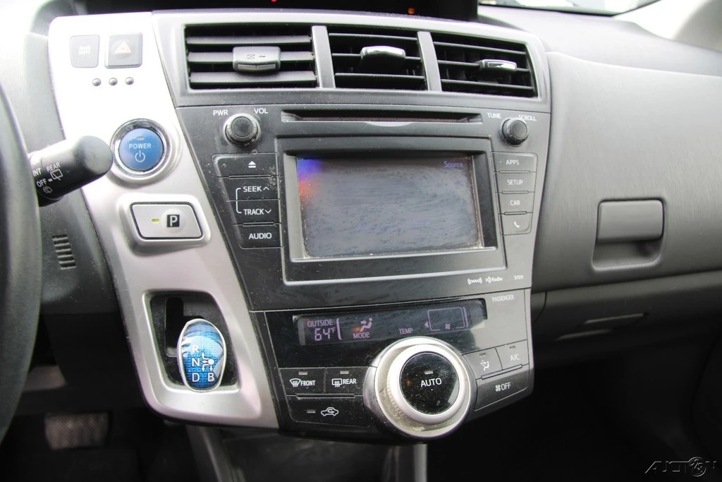 2012 Toyota Prius 3rd Gen - Image 16 of 21