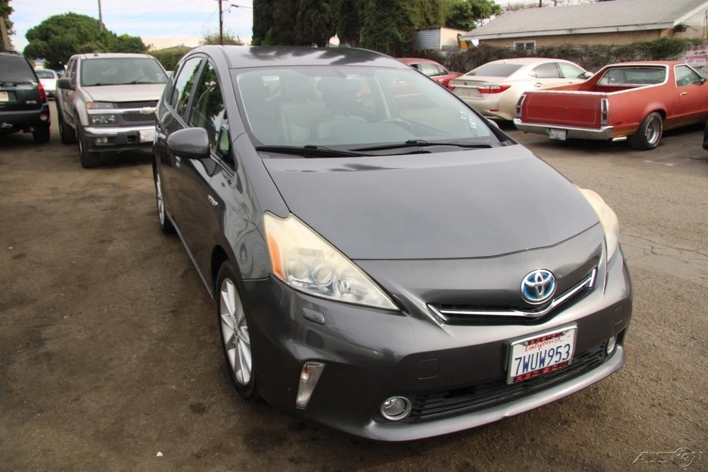 2012 Toyota Prius 3rd Gen - Image 8 of 21
