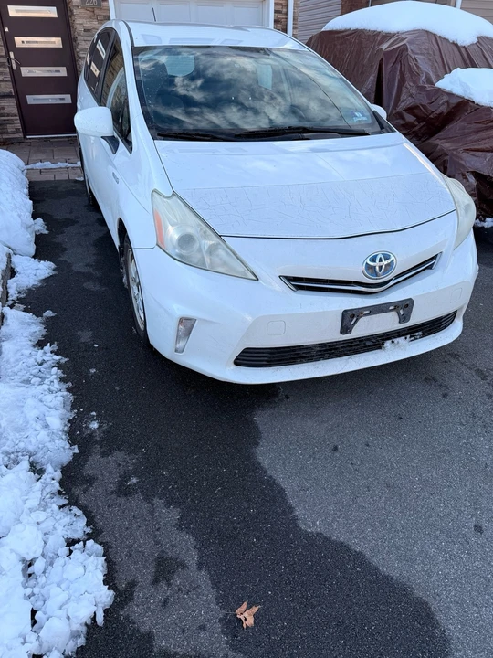 2012 Toyota Prius 3rd Gen - Image 2 of 10