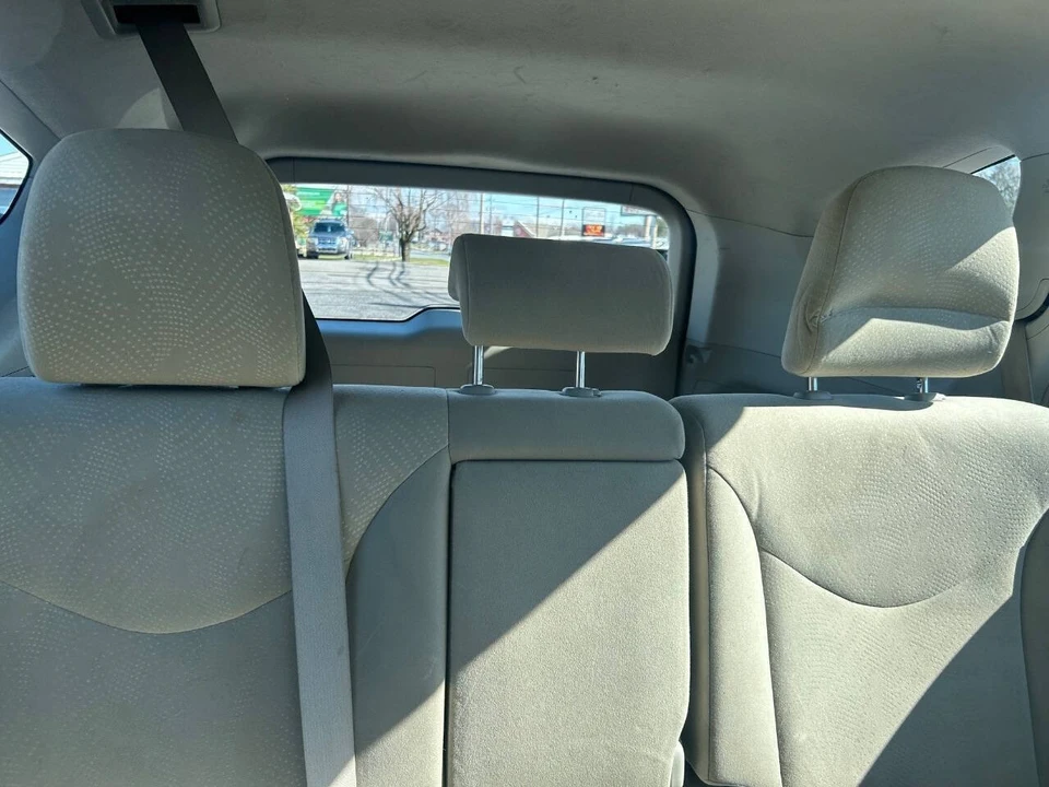 2012 Toyota Prius 3rd Gen - Image 17 of 21