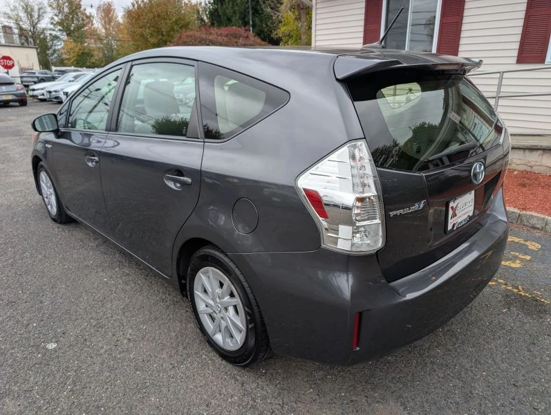 2012 Toyota Prius 3rd Gen - Image 2 of 12