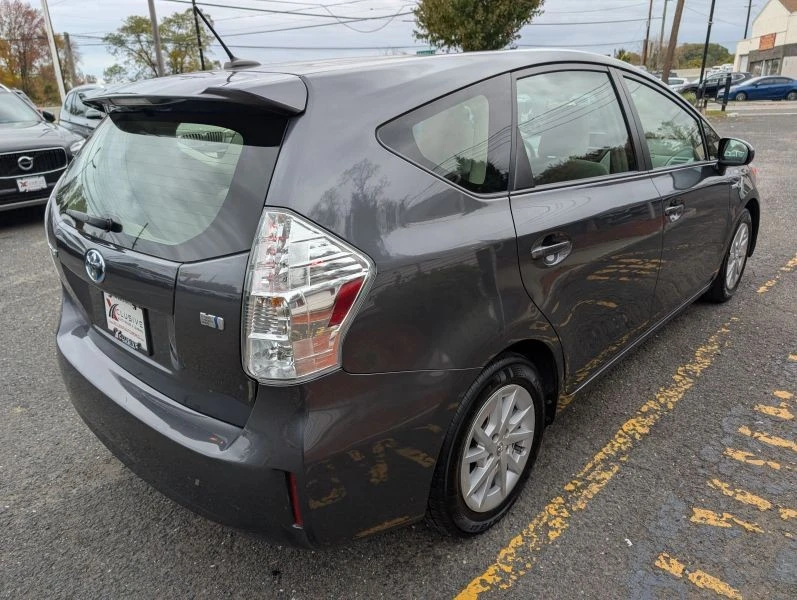 2012 Toyota Prius 3rd Gen - Image 3 of 12