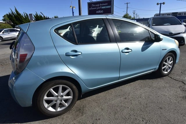 2012 Toyota Prius - Image 3 of 11