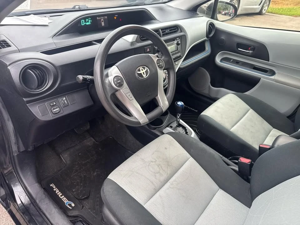 2012 Toyota Prius - Image 9 of 11