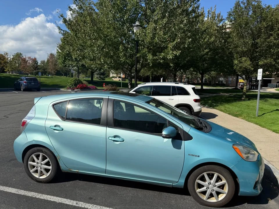 2012 Toyota Prius - Image 5 of 7