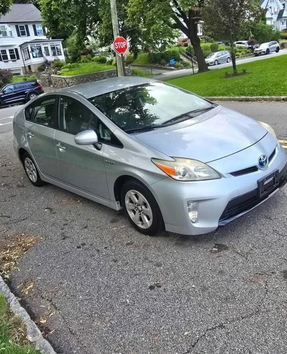 2012 Toyota Prius - Image 2 of 8