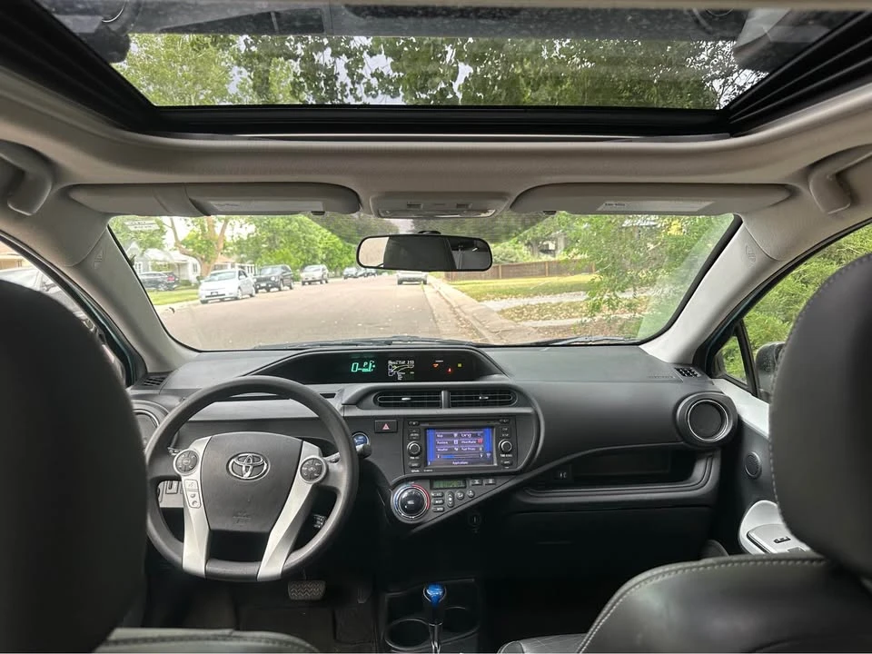 2012 Toyota Prius - Image 9 of 10