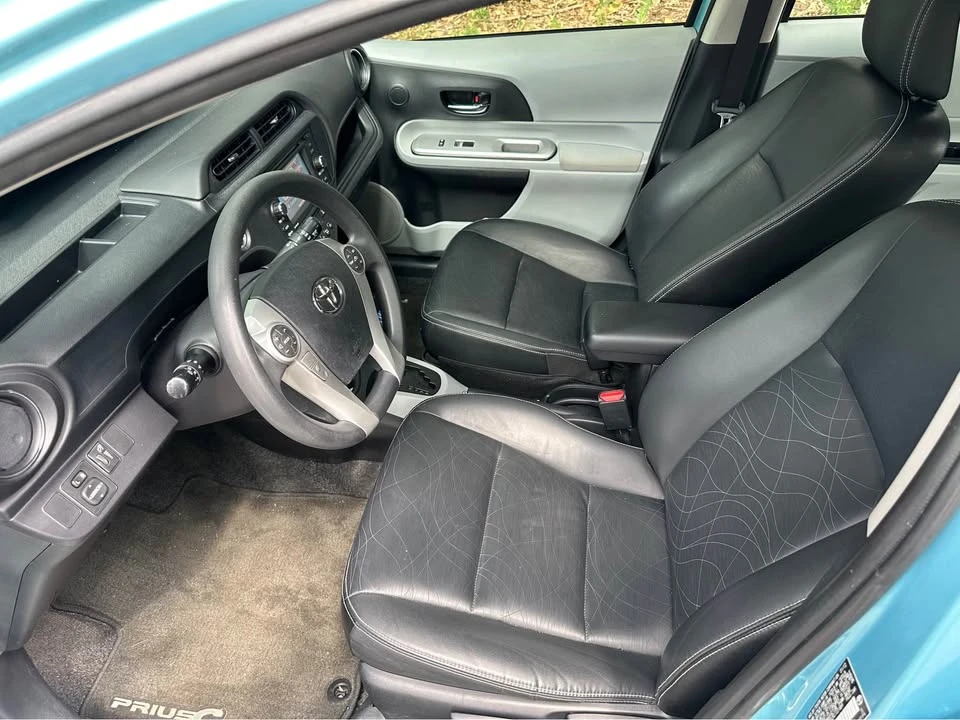2012 Toyota Prius - Image 7 of 10