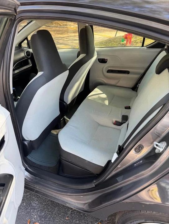 2012 Toyota Prius - Image 11 of 16