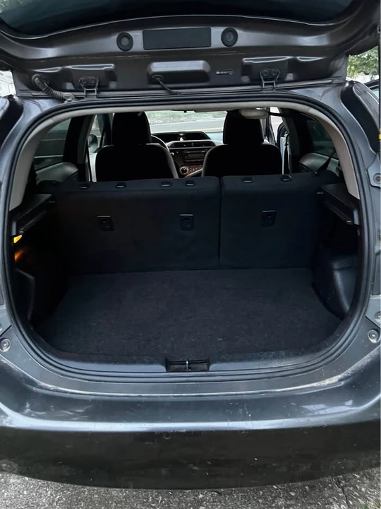 2012 Toyota Prius - Image 8 of 10