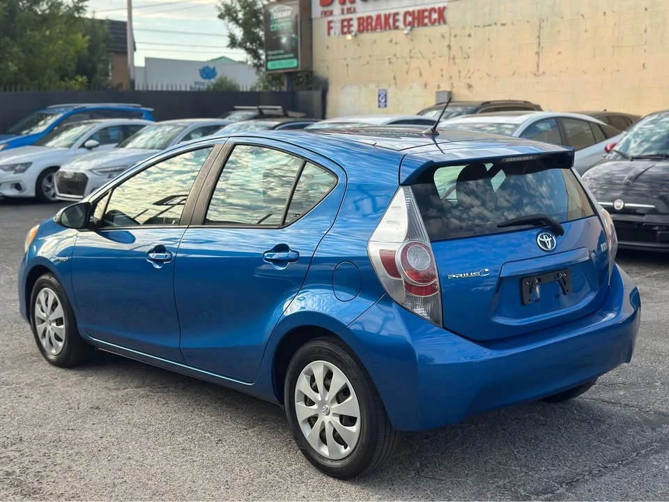 2012 Toyota Prius - Image 11 of 20