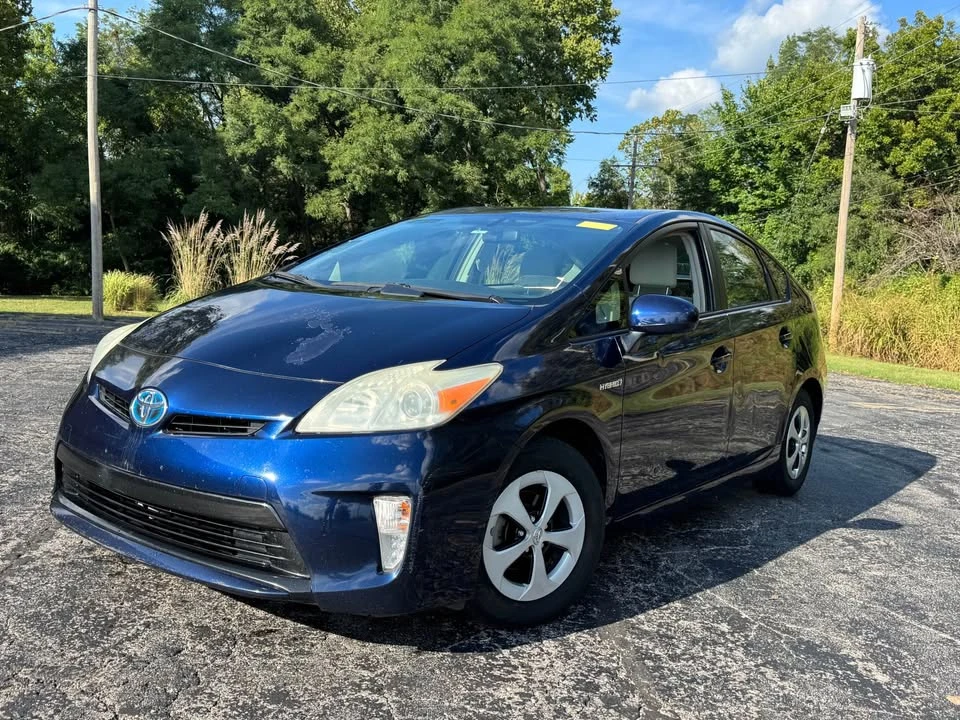 2012 Toyota Prius - Image 2 of 13