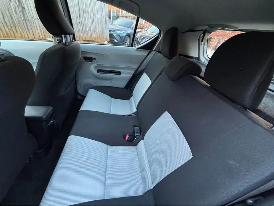 2012 Toyota Prius - Image 9 of 10