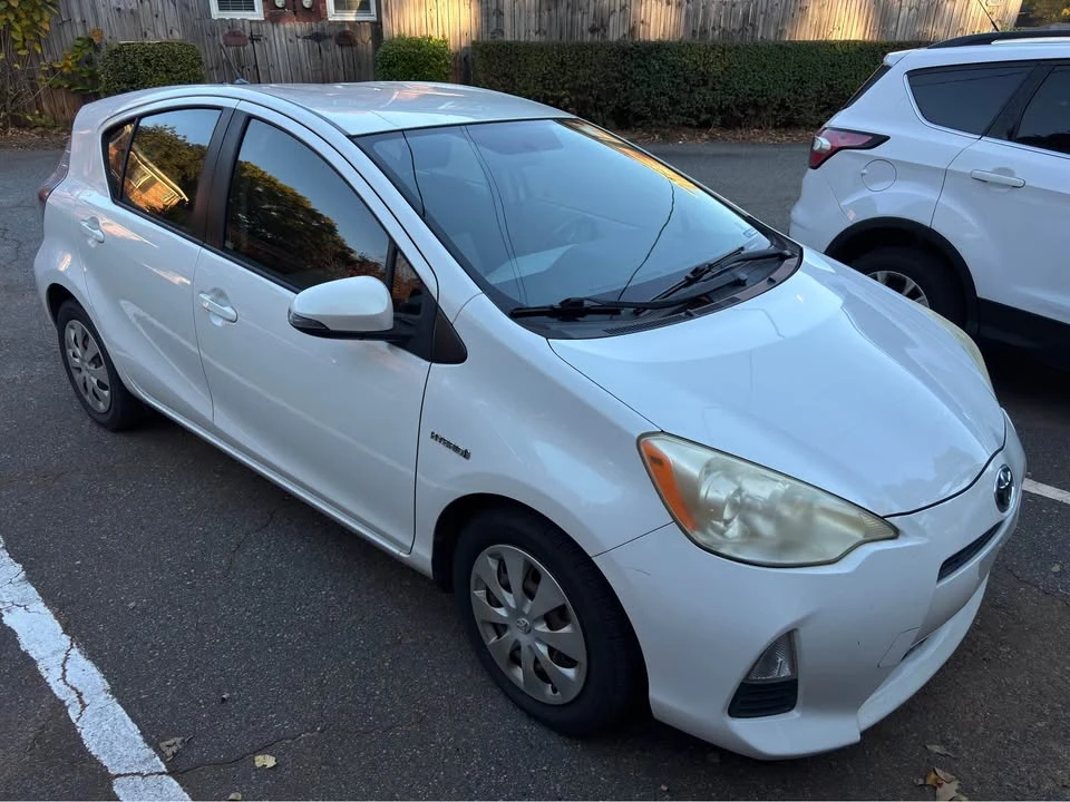 2012 Toyota Prius 3rd Gen - Image 2 of 10