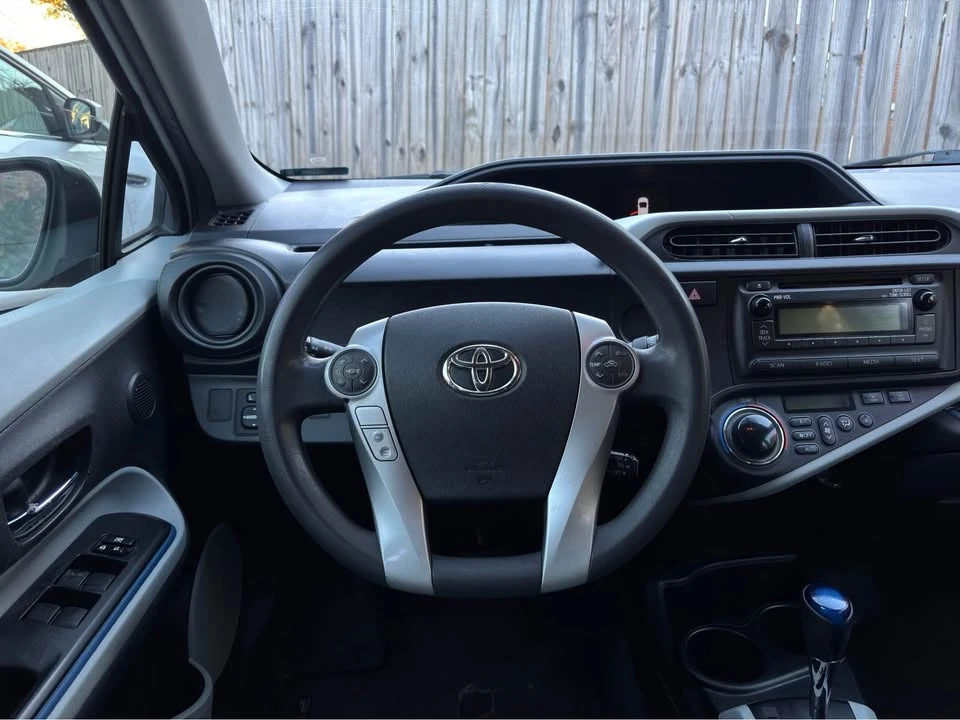 2012 Toyota Prius - Image 8 of 10