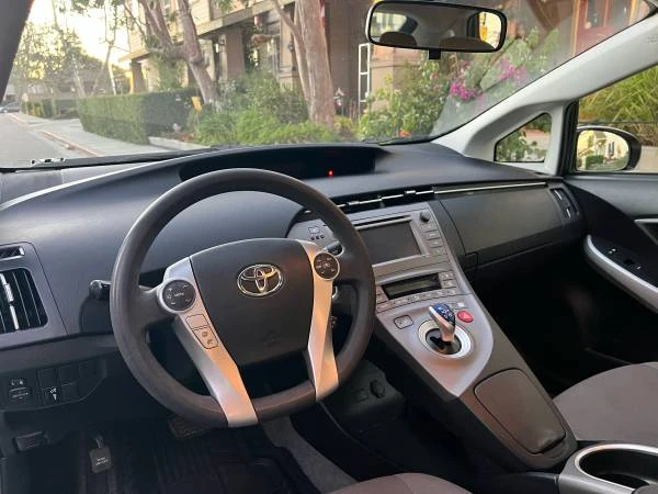 2012 Toyota Prius 3rd Gen - Image 10 of 21