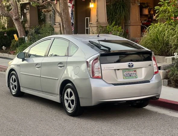 2012 Toyota Prius 3rd Gen - Image 9 of 21