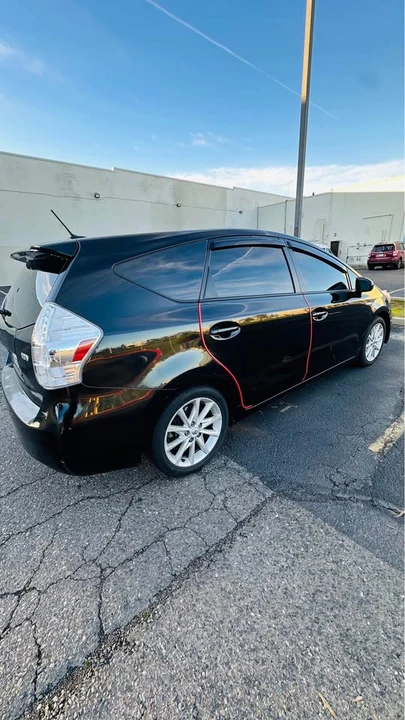 2012 Toyota Prius 3rd Gen - Image 3 of 10
