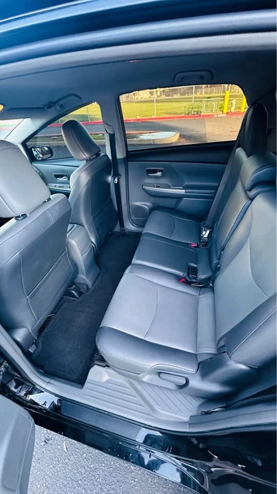 2012 Toyota Prius 3rd Gen - Image 9 of 10