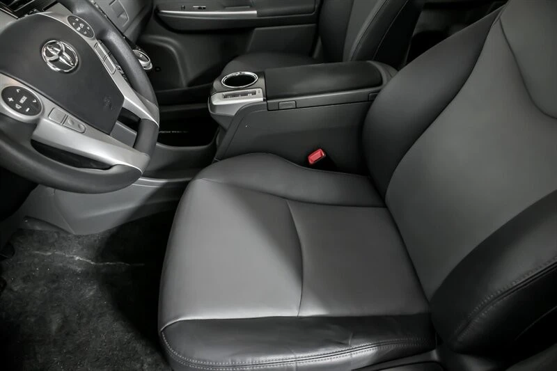 2012 Toyota Prius 3rd Gen - Image 17 of 21