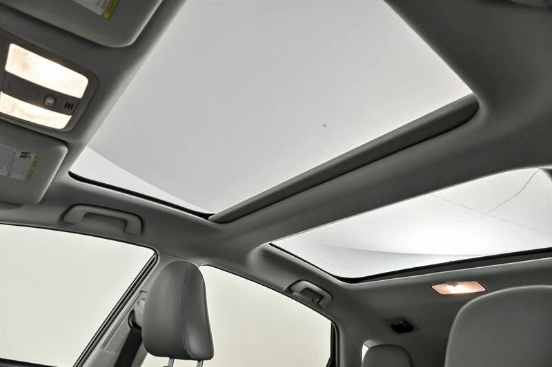 2012 Toyota Prius 3rd Gen - Image 19 of 21