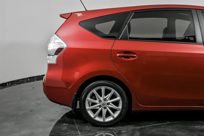 2012 Toyota Prius 3rd Gen - Image 11 of 21
