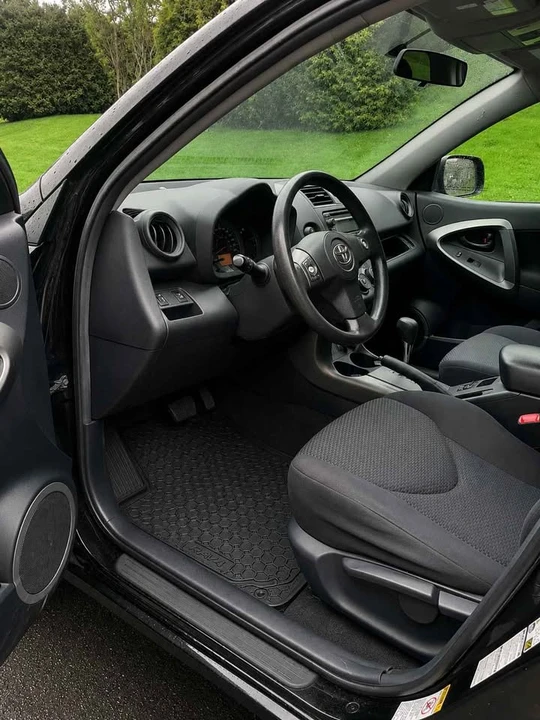 2012 Toyota RAV4 3rd Gen - Image 6 of 11