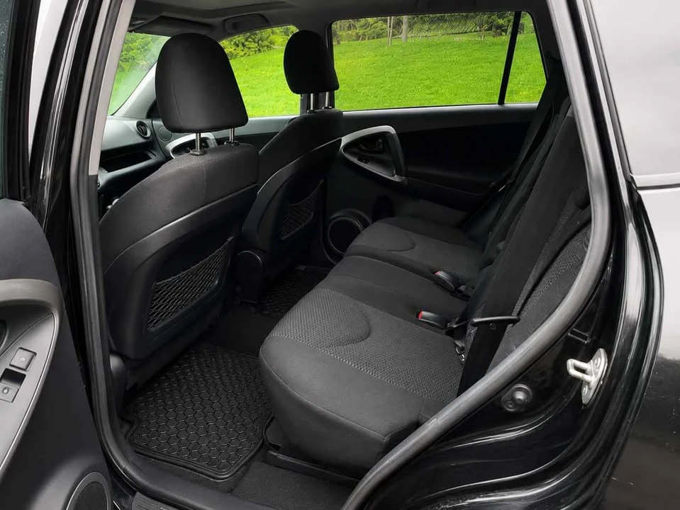 2012 Toyota RAV4 3rd Gen - Image 7 of 11