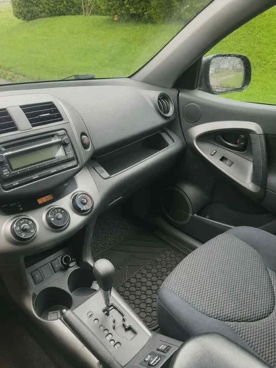 2012 Toyota RAV4 3rd Gen - Image 9 of 11
