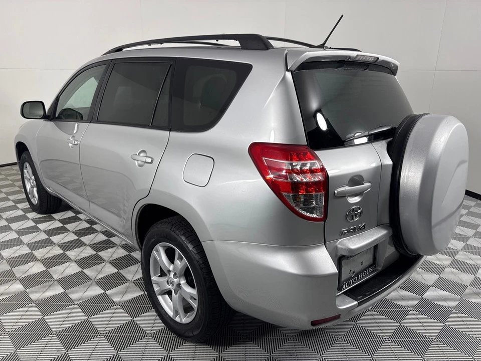 2012 Toyota RAV4 3rd Gen - Image 8 of 12