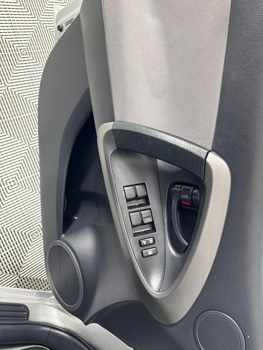 2012 Toyota RAV4 3rd Gen - Image 10 of 12