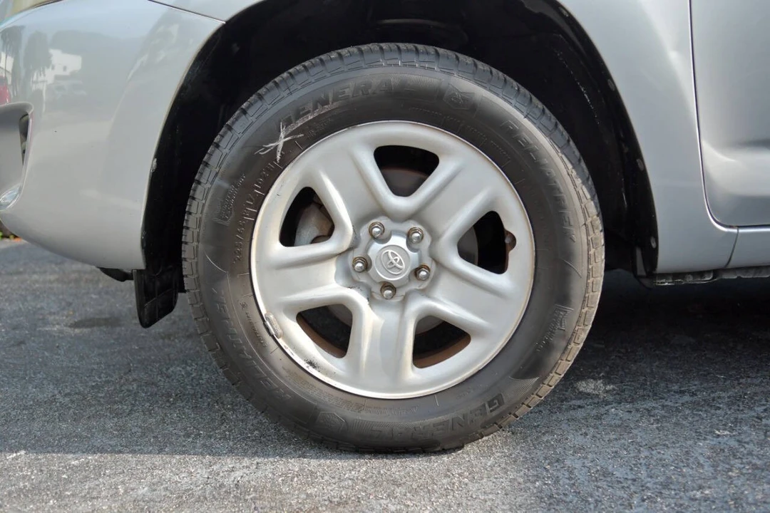 2012 Toyota RAV4 3rd Gen - Image 10 of 12