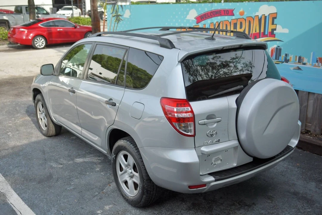 2012 Toyota RAV4 3rd Gen - Image 6 of 12