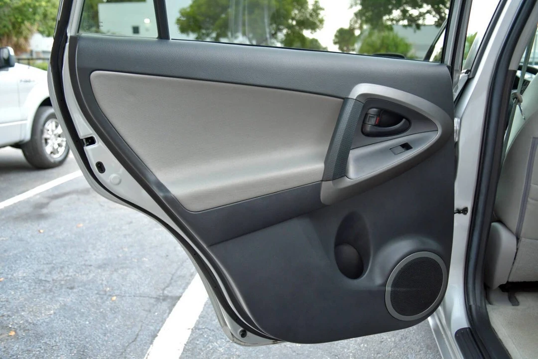 2012 Toyota RAV4 3rd Gen - Image 11 of 12