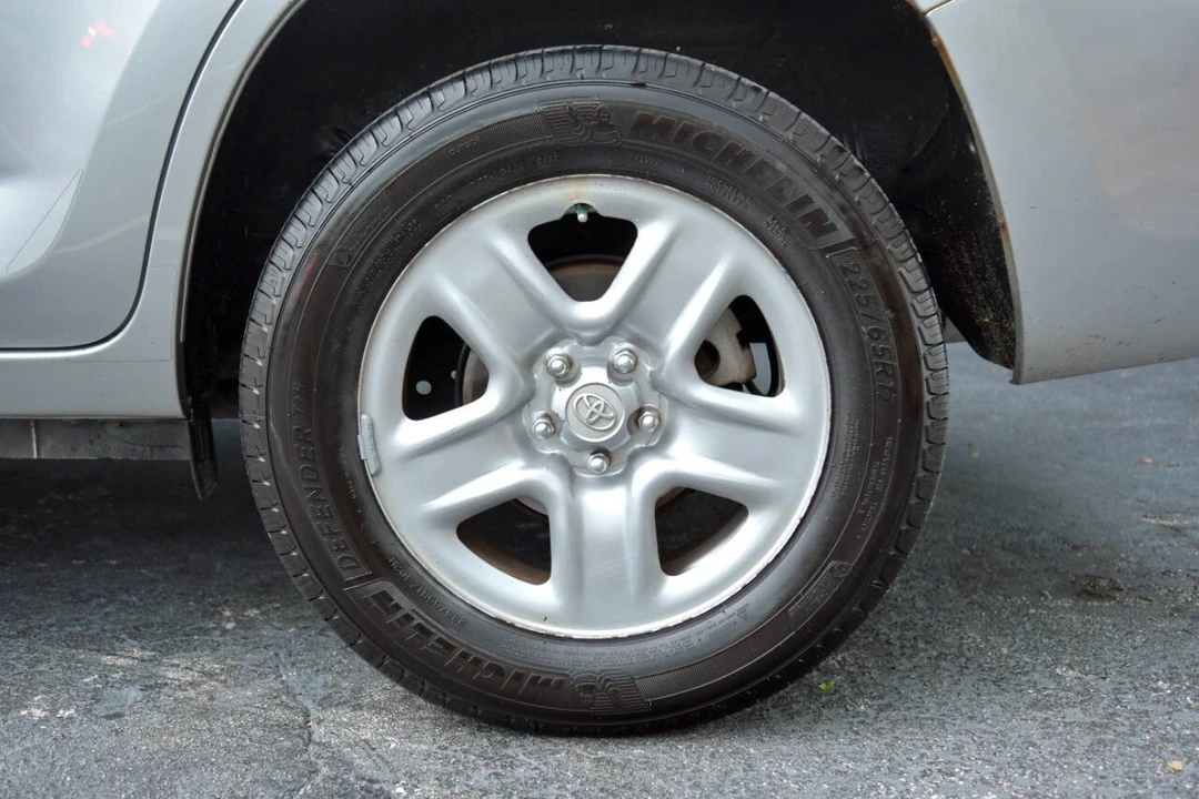 2012 Toyota RAV4 3rd Gen - Image 9 of 12
