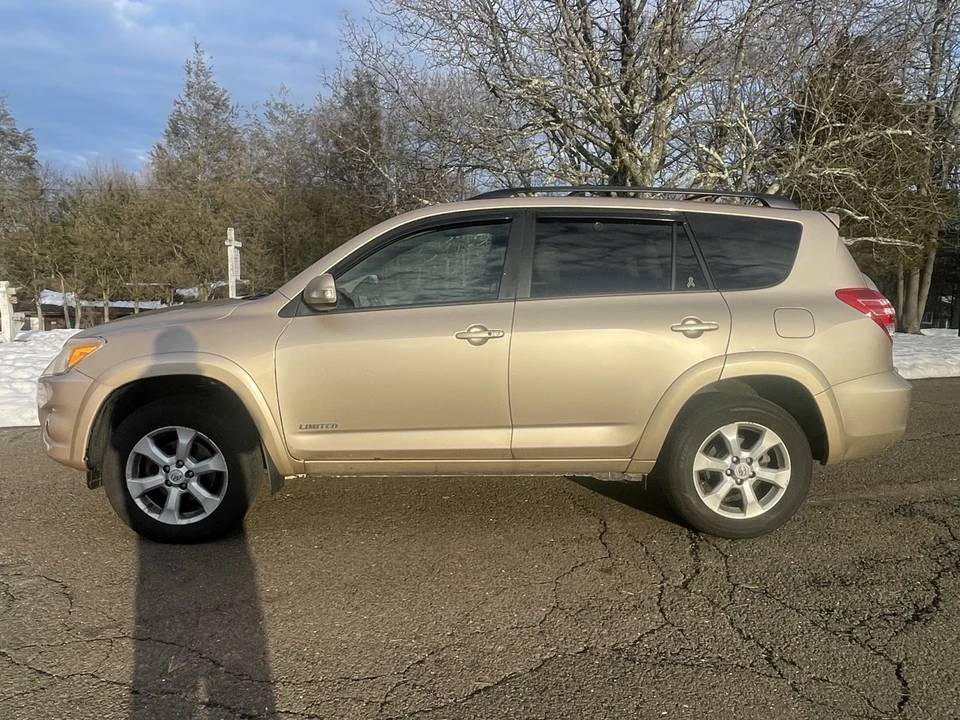 2012 Toyota RAV4 3rd Gen - Image 3 of 18