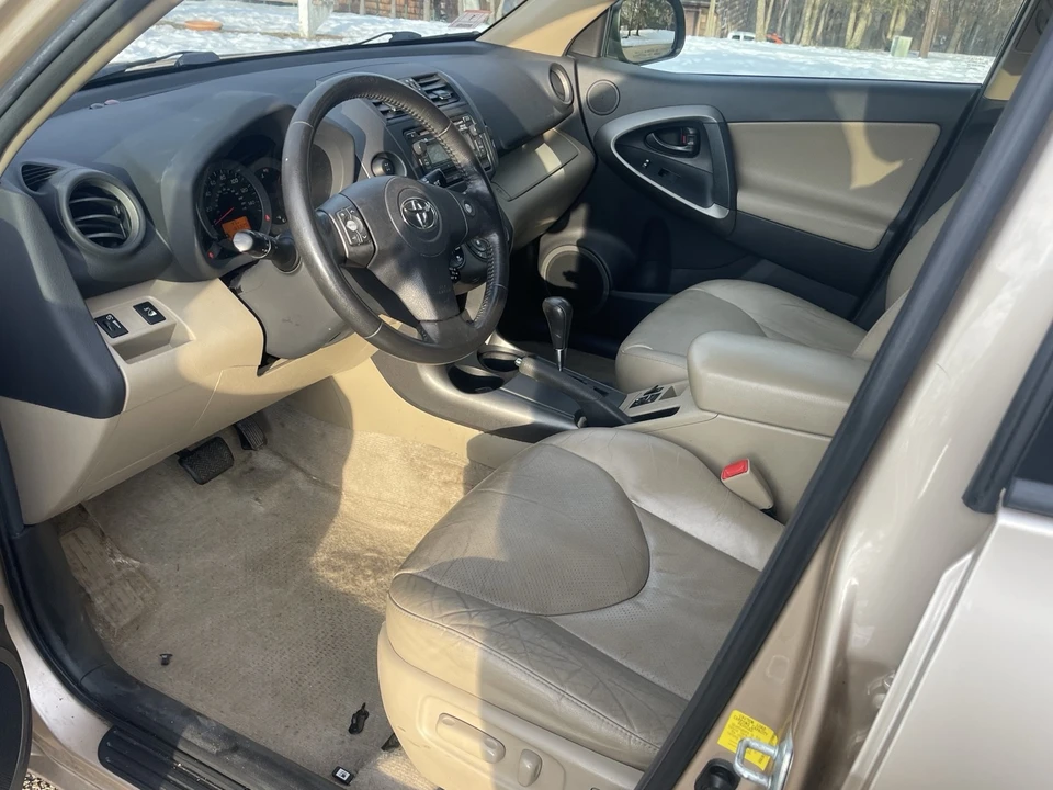2012 Toyota RAV4 3rd Gen - Image 8 of 18