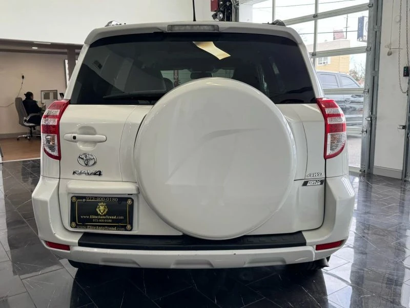 2012 Toyota RAV4 3rd Gen - Image 5 of 12