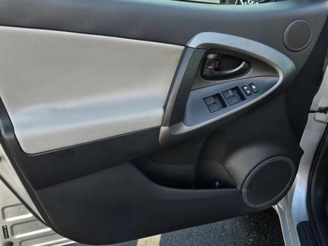 2012 Toyota RAV4 3rd Gen - Image 9 of 26