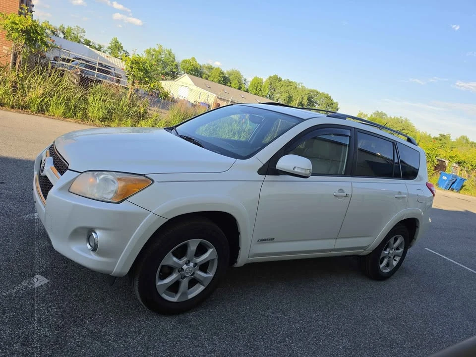 2012 Toyota RAV4 3rd Gen - Image 5 of 15