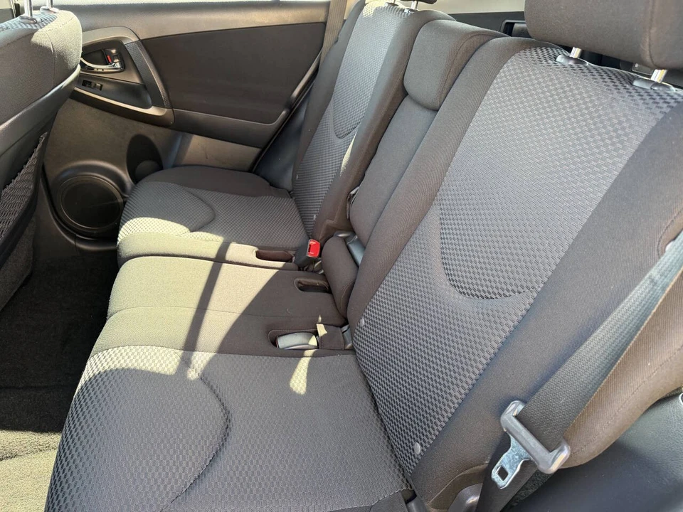 2012 Toyota RAV4 3rd Gen - Image 9 of 17