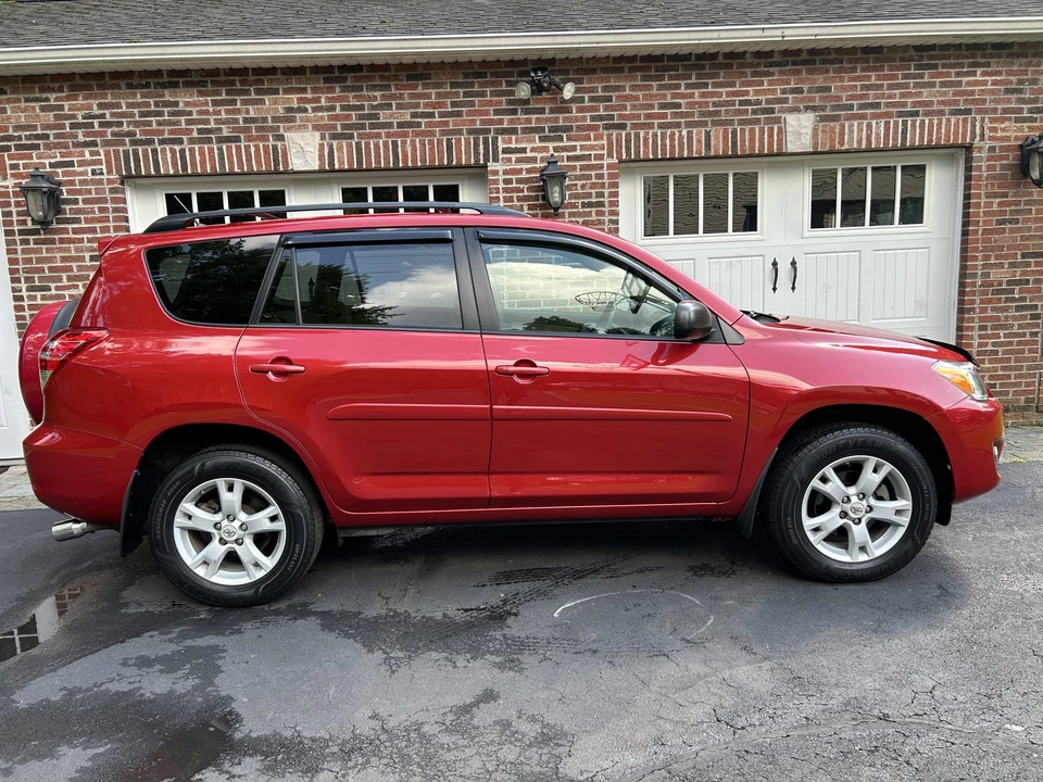2012 Toyota RAV4 3rd Gen - Image 13 of 31