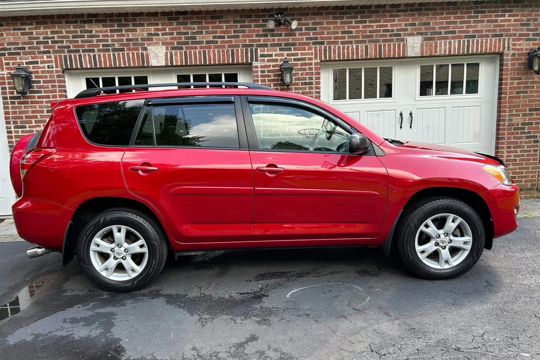 2012 Toyota RAV4 3rd Gen - Image 14 of 31